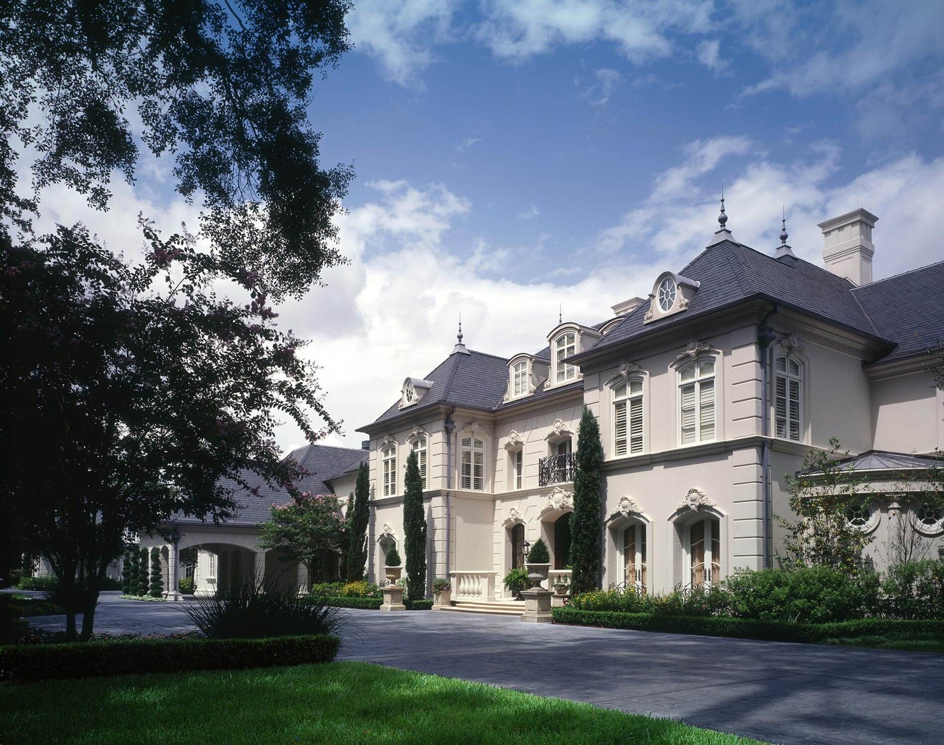The Estate · River Oaks